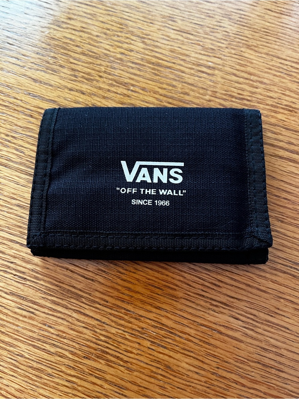 The Gaines Nylon Trifold Wallet FromVans Black/White Logo